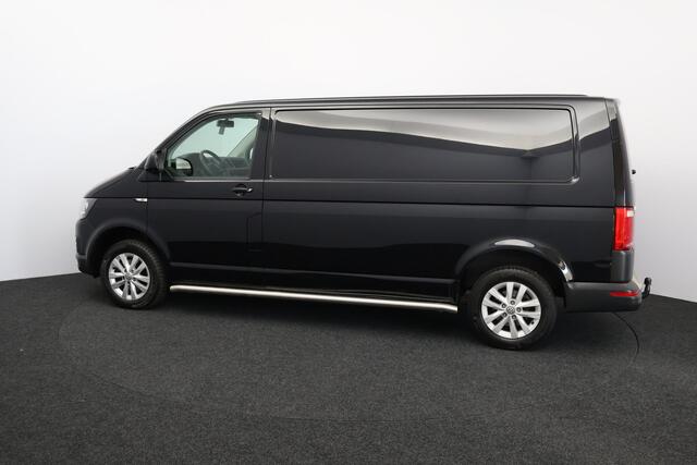 Volkswagen TRANSPORTER 2.0 TDI L2H1/ Automaat/ Trekhaak/ Apple + Android/ Stoelverw./ Zij-Schuifdeur Rechts/ Airco/ Navi/ Cruise/ Bluetooth/ Elek.Pakket/ PDC achter.