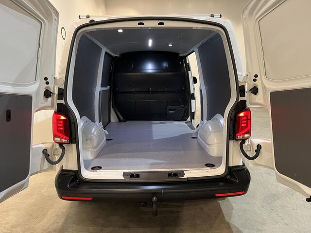 Volkswagen TRANSPORTER 2.0 TDI L2H1 / Euro 6 / Schuifdeur L + R / Airco / CarPlay / Cruise Control / Camera / Trekhaak / 3-Zits / 64.300 KM !!