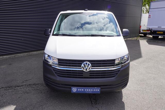 Volkswagen TRANSPORTER 2.0 TDI L1H1 28 110pk Trekhaak Navigatie Apple Carplay Parkeersensoren Achterklep Airco