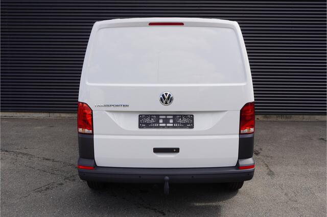 Volkswagen TRANSPORTER 2.0 TDI L1H1 28 110pk Trekhaak Navigatie Apple Carplay Parkeersensoren Achterklep Airco