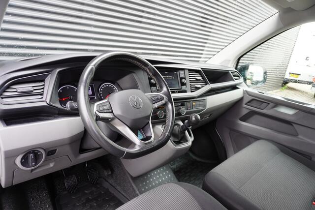 Volkswagen TRANSPORTER 30 110pk L2H1 Trekhaak Apple carplay Camera ACC Cruise control Stoelverwarming 3-Zits