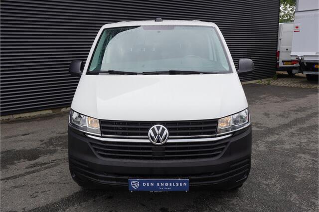 Volkswagen TRANSPORTER 30 110pk L2H1 Trekhaak Apple carplay Camera ACC Cruise control Stoelverwarming 3-Zits