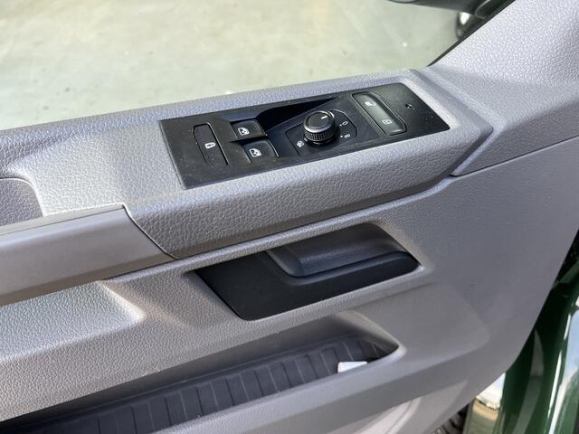 Volkswagen TRANSPORTER 2.0 TDI L2H1 4x4 DC 150pk 4 motion Bpm vrij Standkachel Trekhaak 2500kg App conect Cruise controle Navigatie Sperdif 1e eigenaar Bpm Vrij Dealer onderhouden Vierwielaandrijving
