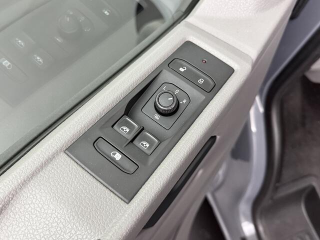 Volkswagen TRANSPORTER 2.0TDi 150PK DSG Automaat | Exclusive Leder | Kastinrichting | Navigatie | Multimedia | Airco