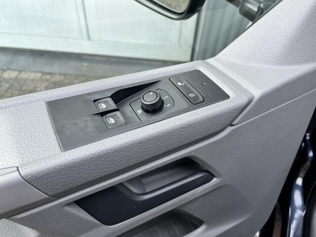 Volkswagen TRANSPORTER 2.0 TDI L2 Pick up open laadbak Pick-up met Airco Telefoonverbinding 3-Persoons 1e eigenaar Dealer onderhouden P-up Bakwagen Doka Pritsche Euro 6