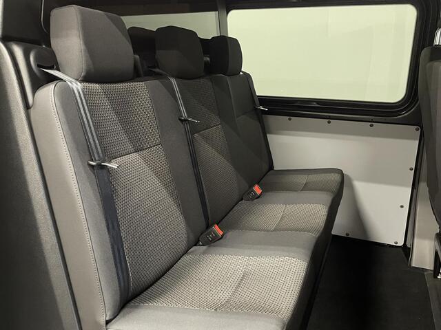 Volkswagen TRANSPORTER 2.0 150PK L2H1 Highline Dubbele Cabine 6p Automaat Airco Navigatie Parkeersensoren Camera Trekhaak Carplay