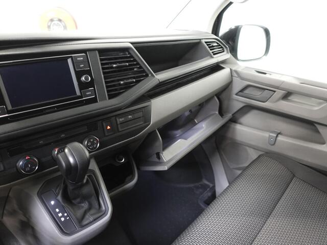 Volkswagen TRANSPORTER 2.0 150PK L2H1 Highline Dubbele Cabine 6p Automaat Airco Navigatie Parkeersensoren Camera Trekhaak Carplay
