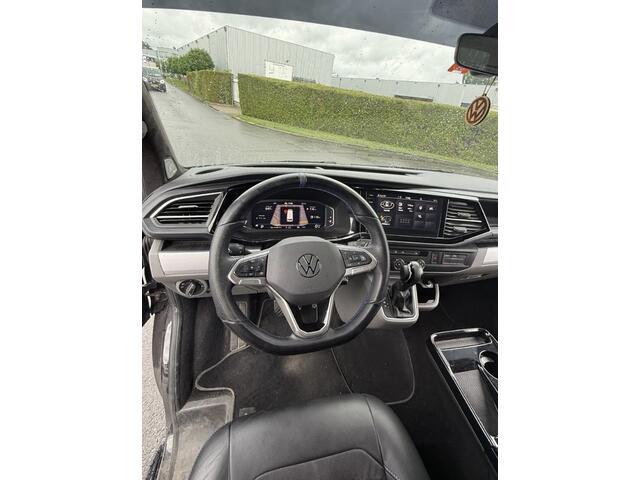 Volkswagen TRANSPORTER 2.0 TDI L2H1 28 Bulli Black Edition Virtual, Adaptieve Cruise, Camera, Carlay, LED, Stoelverwarming, Leder, 150pk, Automaat, Uniek!