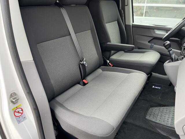 Volkswagen TRANSPORTER 2.0 TDI L2H1 150pk dubbele schuifdeur Airco Cruise controle Imperiaal Trekhaak 2500kg trekgewicht Telefoonverbinding Standkachel 3-Persoons Euro 6