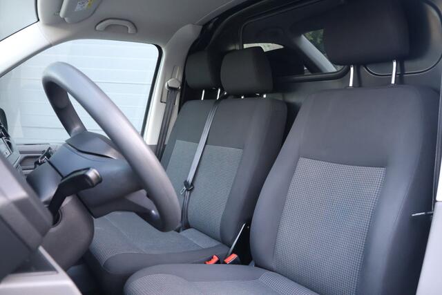 Volkswagen TRANSPORTER 2.0 TDI L1H1 28 Highline DSG/Stoelverwarming/PDC V+A/Airco/Trekhaak/Schuifdeur