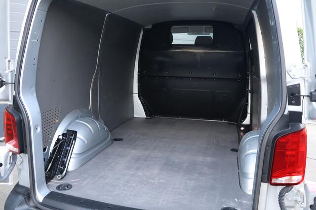 Volkswagen TRANSPORTER 2.0 TDI L1H1 28 Highline DSG/Stoelverwarming/PDC V+A/Airco/Trekhaak/Schuifdeur