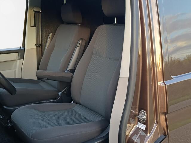 Volkswagen TRANSPORTER 2.0 TDI L1H1 Comfortline Rolstoelvervoer / Passagiersstoel met lift / Marge /