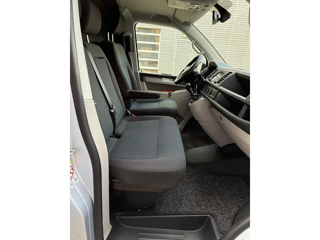 Volkswagen TRANSPORTER 2.0 TDI 102PK L2H1 Comfortline navi / 17" lm-velgen / trekhaak / pdc achter / dichte deuren / aluca laden / etc
