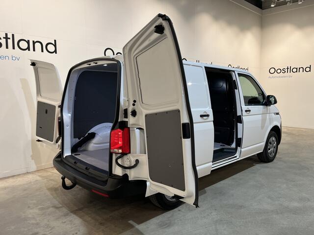 Volkswagen TRANSPORTER 2.0 TDI L1H1 150 PK Automaat / Euro 6 / Schuifdeur L + R / Airco / CarPlay / Cruise Control / Trekhaak / PDC / 3-Zits / 85.100 KM !!