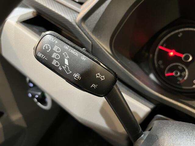 Volkswagen TRANSPORTER 2.0 TDI L1H1 150 PK Automaat / Euro 6 / Schuifdeur L + R / Airco / CarPlay / Cruise Control / Trekhaak / PDC / 3-Zits / 85.100 KM !!