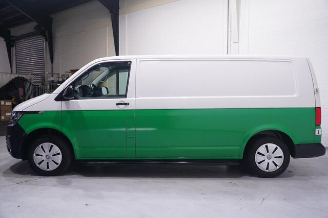 Volkswagen TRANSPORTER 2.0 TDI 110 pk L2H1 Airco, Two Tone Groen / Wit Cruise Control, Trekhaak 2.200 kg, 2-Zits
