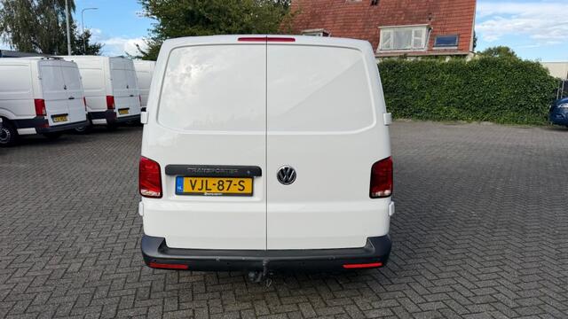 Volkswagen TRANSPORTER 2.0 TDI 81KW 110PK L2H1 EURO 6 AIRCO/ CRUISE CONTROL/ TREKHAAK/ RVS IMPERIAAL/ 100% DEALERONDERHOUDEN