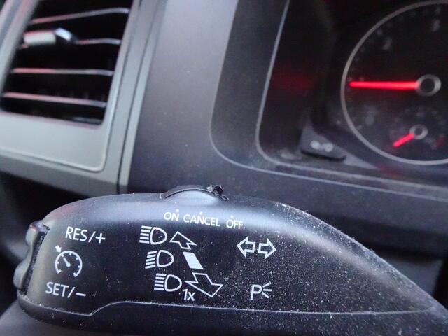 Volkswagen TRANSPORTER 2.0 TDI L2H1 Highline navi / pdc/ cruis . ac