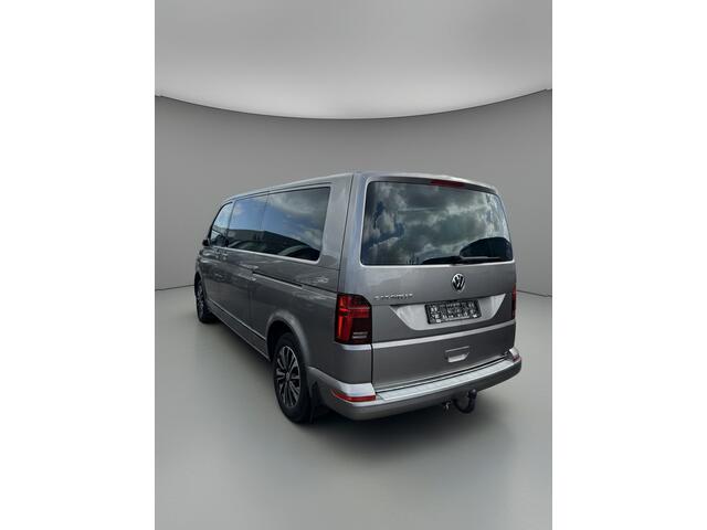 Volkswagen TRANSPORTER 2.0 TDI L2H1 30 DC Caravelle Virtual, Adaptieve Cruise, Camera, 2 x Electrische deur, 199pk, LED, Leder, Clima, Stoelverwarming, Carplay, Automaat, Uniek!