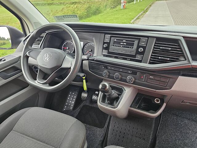 Volkswagen TRANSPORTER 2.0 TDI L2H1 Cruise control, Airco, Pdc, Stoelverwarming, Trekhaak, 3-Zits
