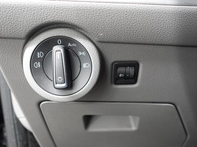 Volkswagen TRANSPORTER 2.0 TDI L2H1 Highline Dubbele Cabine Automaat Airco Cruise Control Camera Apple Carplay