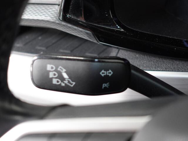 Volkswagen TRANSPORTER 2.0 TDI L2H1 Highline Dubbele Cabine Automaat Airco Cruise Control Camera Apple Carplay