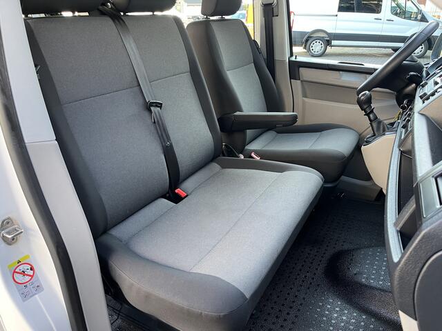 Volkswagen TRANSPORTER Kombi 2.0 TDI L1H1 Incl btw 9-Persoons Personenvervoer Taxi met Airco Telefoonverbinding Groepsvervoer Euro 6