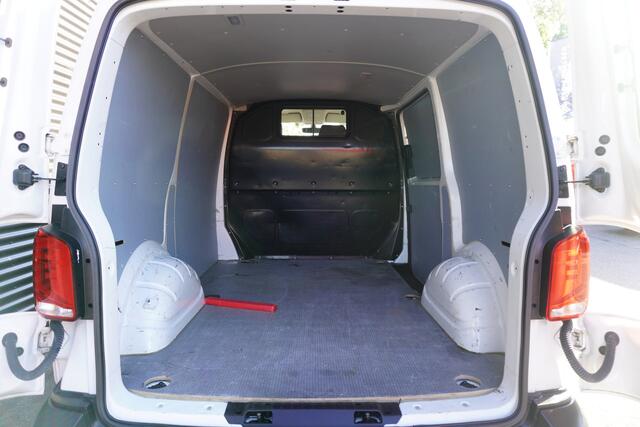 Volkswagen TRANSPORTER 150pk Automaat L1H1 Apple Carplay Parkeersensoren Cruise control Achterdeuren Airco 3-Zits