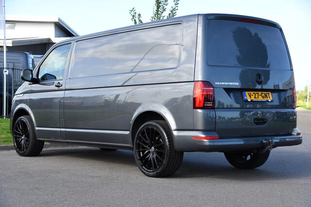 Volkswagen TRANSPORTER 2.0 TDI L2H1 Bulli Virtual, Adaptieve Cruise, Camera, Carplay, LED, 150pk, Stoelverwarming, Multimedia, Sensoren, Trekhaak, Uniek!
