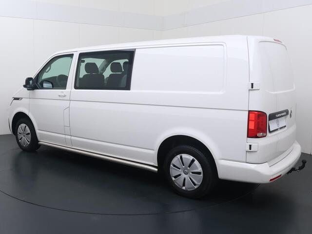 Volkswagen TRANSPORTER 2.0 TDI L2H1 30 DC Highline | 110 pk | Trekhaak | Airco | Cruise control | Navigatiesysteem | Parkeersensoren | Apple Carplay / Android Auto |