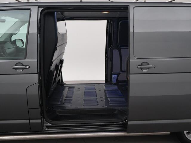Volkswagen TRANSPORTER 2.0 TDI 150 PK DSG L2H1 HIGHLINE + 2 SCHUIFDEUREN | APPLE CARPLAY | TREKHAAK | COMFORTSTOELEN