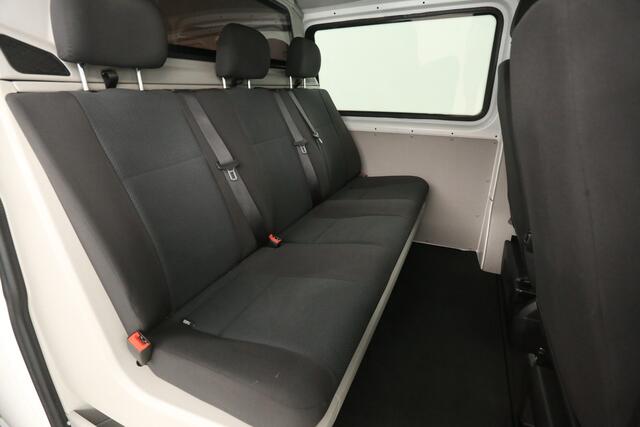 Volkswagen TRANSPORTER 2.0 TDI L2H1 | Dubbele Cabine | Airco | Cruise | Parkeersens. | Trekhaak