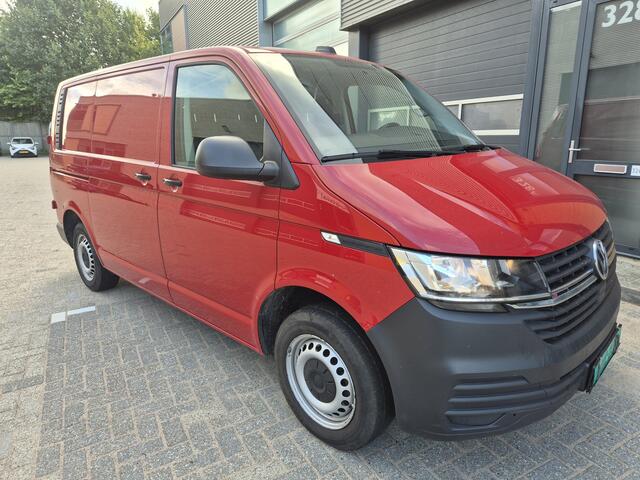 Volkswagen TRANSPORTER 2.0 TDI 4Motion SPER|LOCK camera zeer mooie bus 2500kg trekhaak DAB APPLE