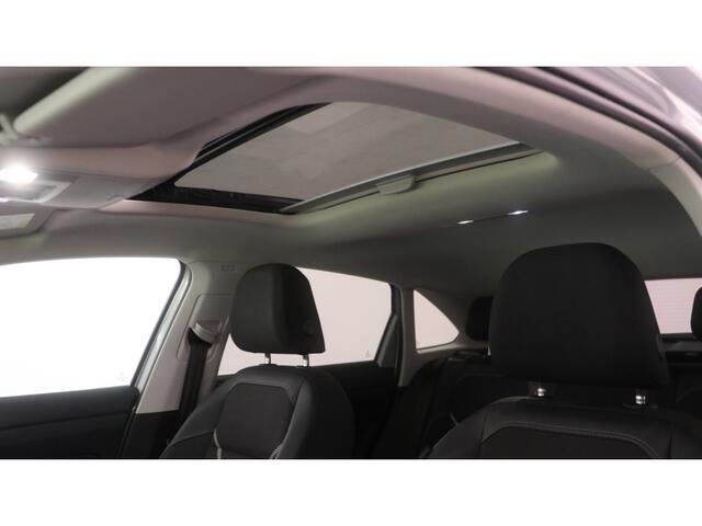 Volkswagen Taigo 1.0 TSI 110pk Style Panoramadak LED Matrix Navigatie