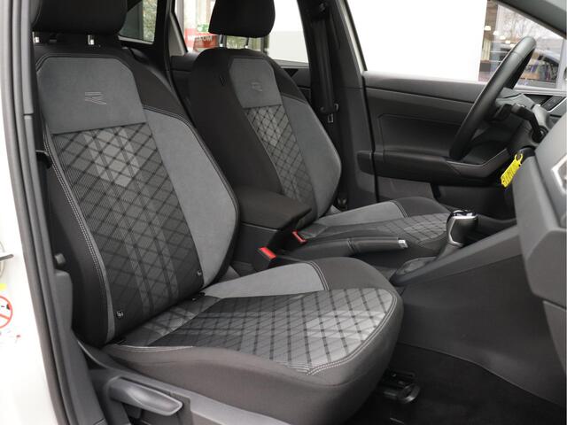 Volkswagen Taigo 1.5 TSI R-Line 150pk Automaat | Matrix LED | Vierseizoenenbanden | ACC | Stoelverwarming |