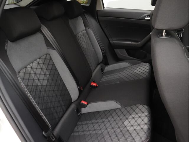 Volkswagen Taigo 1.5 TSI R-Line 150pk Automaat | Matrix LED | Vierseizoenenbanden | ACC | Stoelverwarming |