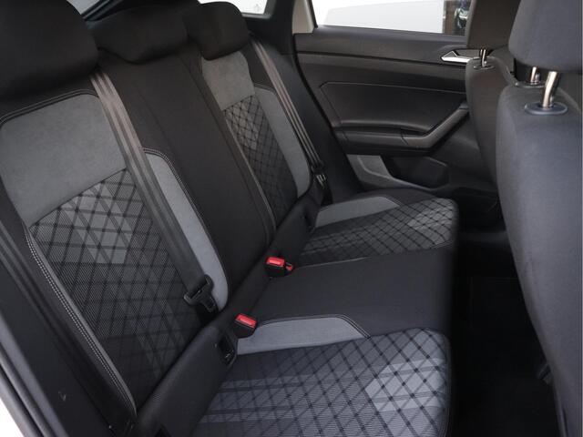 Volkswagen Taigo 1.0 TSI R-Line 110pk Automaat | Keyless | Achteruitrijcamera | Stoelverwarming | App-connect |