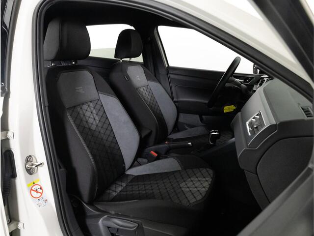 Volkswagen Taigo R-Line 1.5 TSI 150 pk AUTOMAAT | Matrix IQ-LED | Adap. cruise | Navigatie | Stoelverwarming |