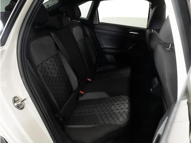 Volkswagen Taigo R-Line 1.5 TSI 150 pk AUTOMAAT | Matrix IQ-LED | Adap. cruise | Navigatie | Stoelverwarming |