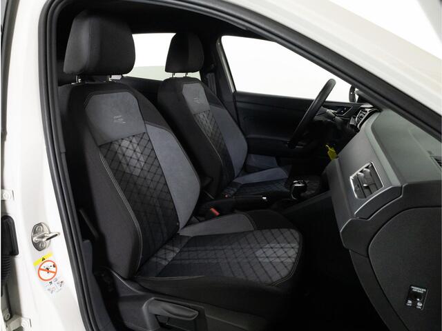 Volkswagen Taigo R-Line 1.5 TSI 150 pk AUTOMAAT | Matrix IQ-LED | Adap. cruise | Navigatie | Stoelverw. |