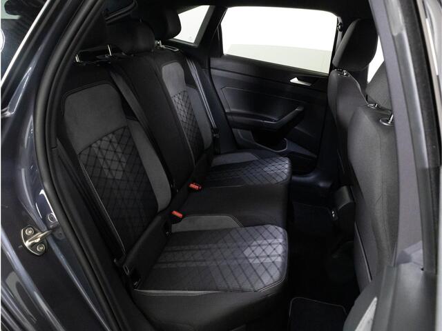 Volkswagen Taigo R-Line 1.5 TSI 150 PK DSG AUTOMAAT | LED IQ | Stoelverwarming | Adaptieve Cruise Control |