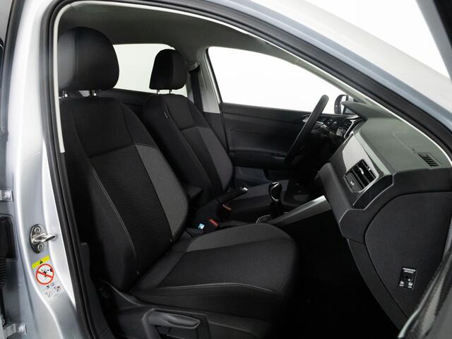 Volkswagen Taigo Life Edition 1.0 TSI 95 pk | Climatronic | Navigatie | Parkeersensoren |