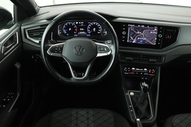 Volkswagen Taigo 1.5 TSI R Line | Stoelverwarming | Camera | Trekhaak | Keyless | Matrix LED | Carplay | Adaptive cruise | Virtual Cockpit | Navigatie
