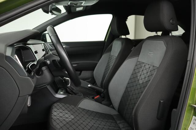 Volkswagen Taigo 1.5 TSI R Line | Stoelverwarming | Camera | Trekhaak | Keyless | Matrix LED | Carplay | Adaptive cruise | Virtual Cockpit | Navigatie