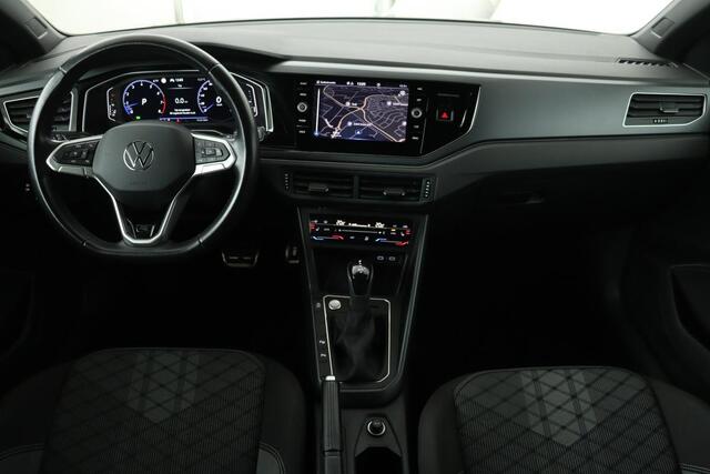 Volkswagen Taigo 1.5 TSI R Line | Stoelverwarming | Camera | Trekhaak | Keyless | Matrix LED | Carplay | Adaptive cruise | Virtual Cockpit | Navigatie