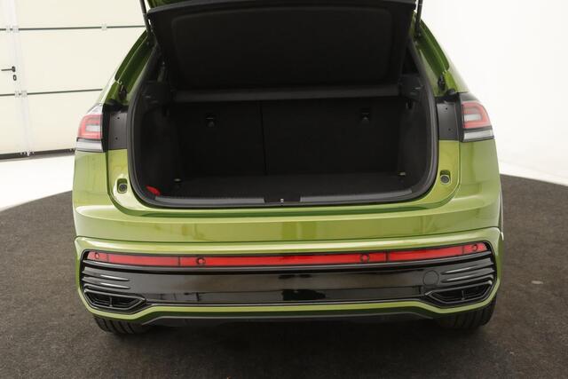 Volkswagen Taigo 1.5 TSI R Line | Stoelverwarming | Camera | Trekhaak | Keyless | Matrix LED | Carplay | Adaptive cruise | Virtual Cockpit | Navigatie
