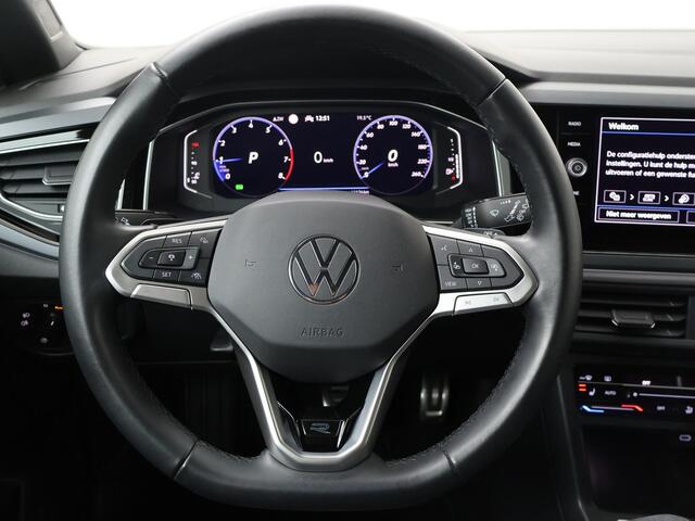 Volkswagen Taigo 1.0 TSI R-Line | 110 PK | Automaat | Achteruitrijcamera | Navigatiesysteem | Voorstoelen verwarmd |