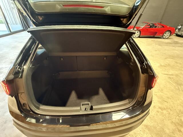 Volkswagen Taigo 1.0 TSI Life. Navi. Apple carplay. PDC. Hollandse auto met NAP
