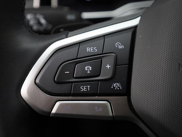 Volkswagen Taigo 1.0TSI/110PK R-Line DSG · Navigatie · Parkeersensoren + Camera · Stoelverwarming · Garantie tot januari 2026