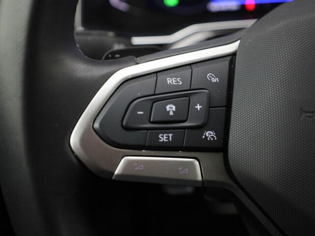 Volkswagen Taigo 1.0TSI/110PK R-Line DSG · App connect · Camera + parkeersensoren · Matrix-LED · Garantie tot mei 2026